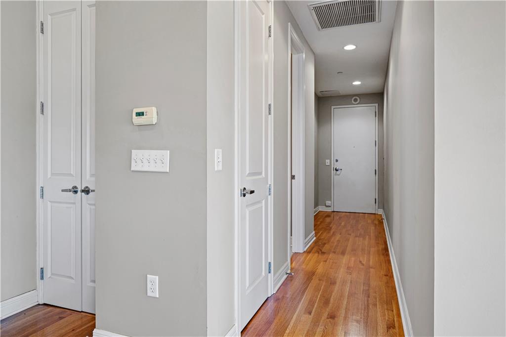 1101 Walnut Street Unit: 1801