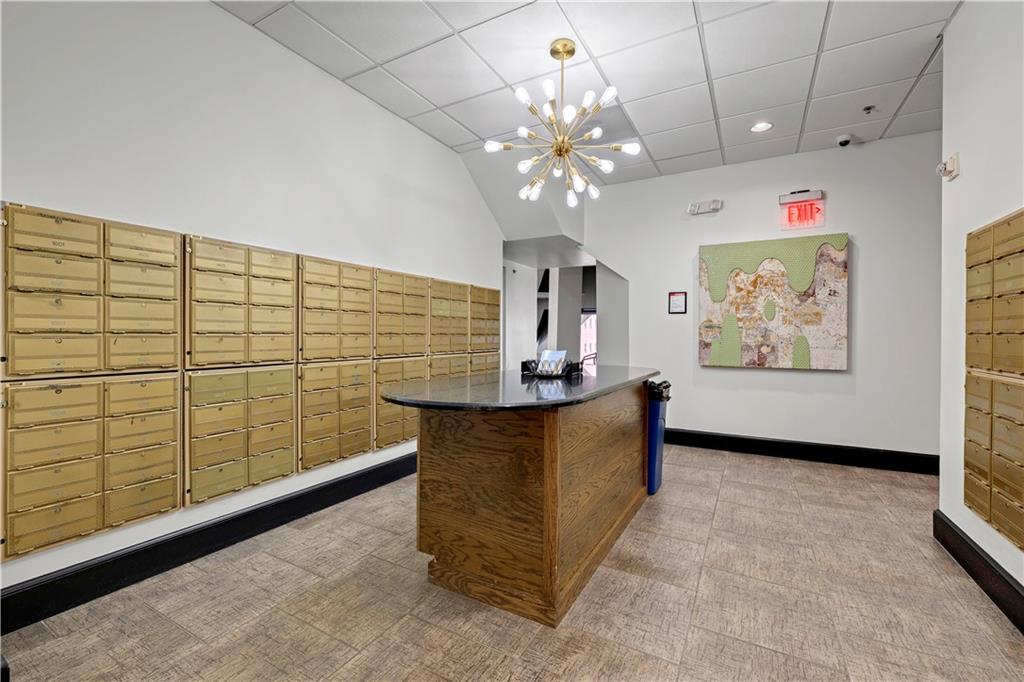 1101 Walnut Street Unit: 1801