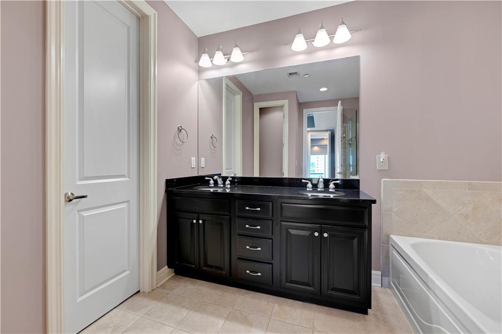 1101 Walnut Street Unit: 1801
