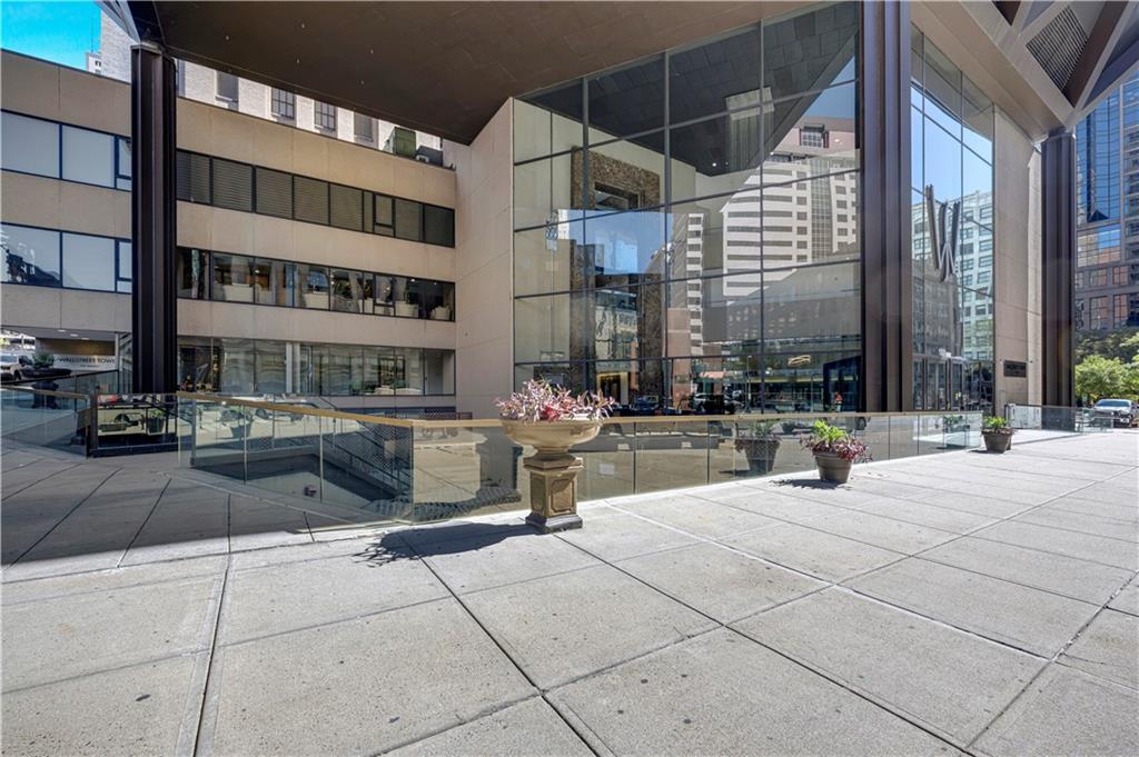 1101 Walnut Street Unit: 1801