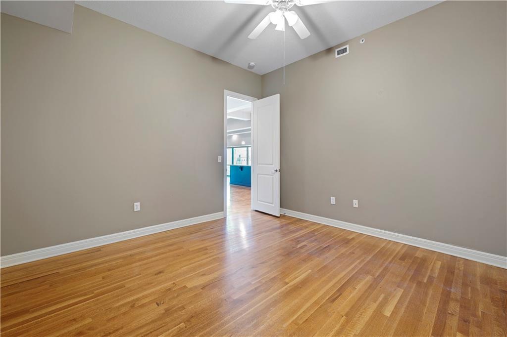 1101 Walnut Street Unit: 1801
