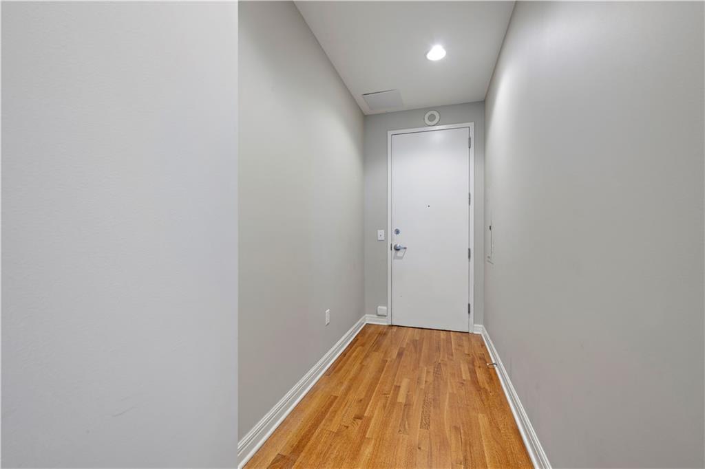 1101 Walnut Street Unit: 1801