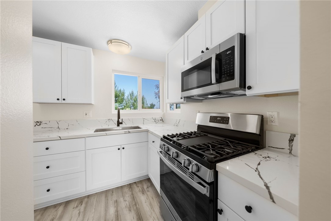 1376 Temple Heights Drive