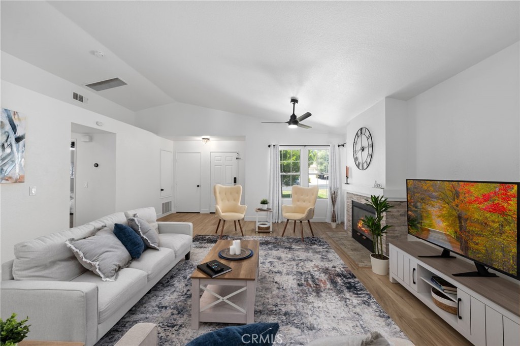 32989 Rossman Circle