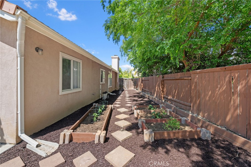 32989 Rossman Circle