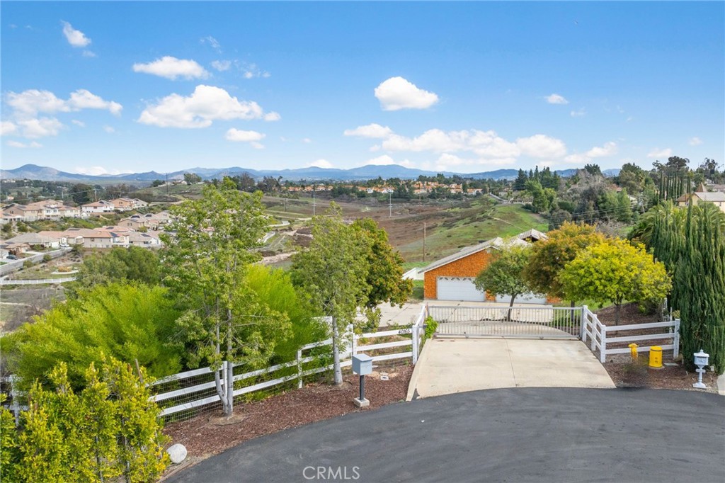 40165 Paseo Sereno