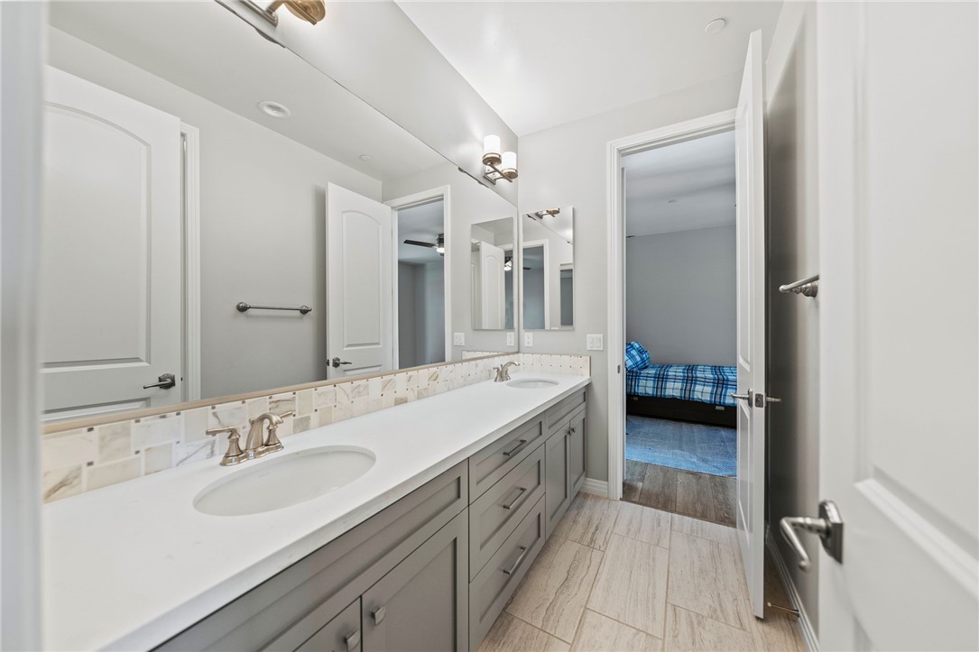 41779 Knoll Vista Lane