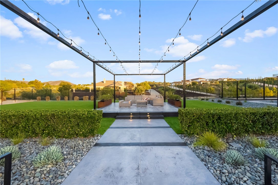 41779 Knoll Vista Lane
