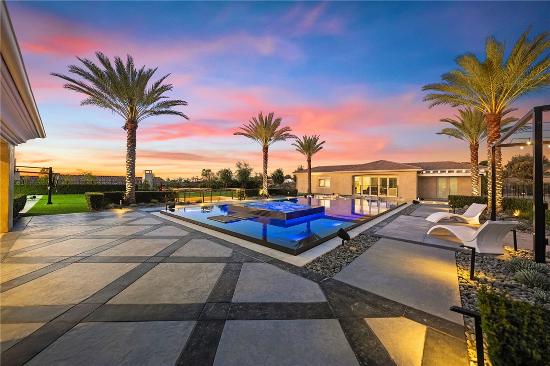 41779 Knoll Vista Lane