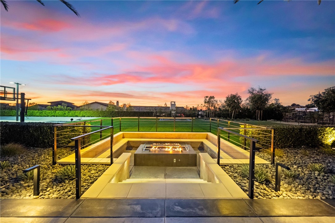 41779 Knoll Vista Lane