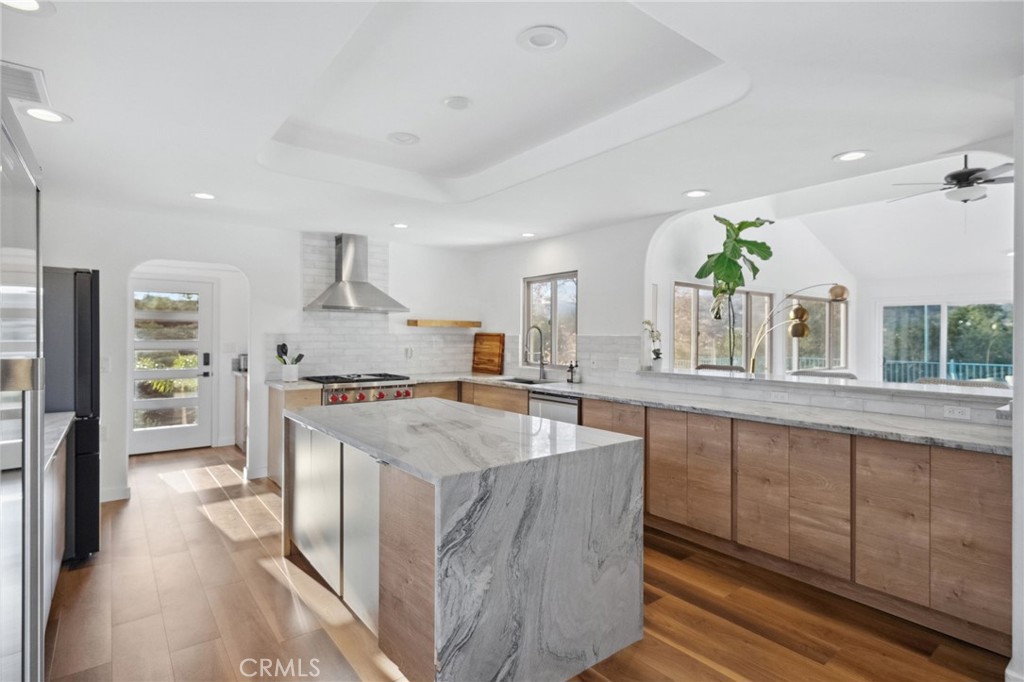 44310 Calle Bernardo