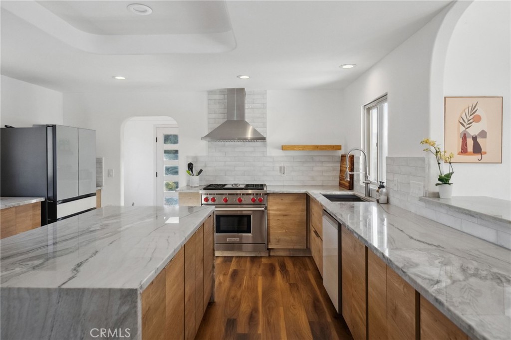 44310 Calle Bernardo