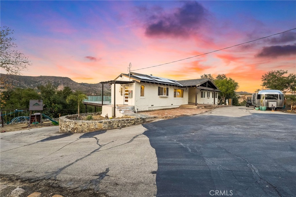 44310 Calle Bernardo