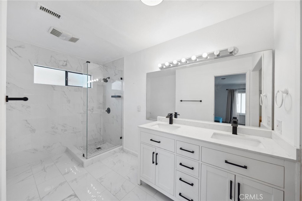 44310 Calle Bernardo