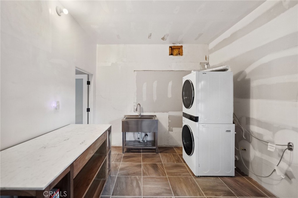 44310 Calle Bernardo