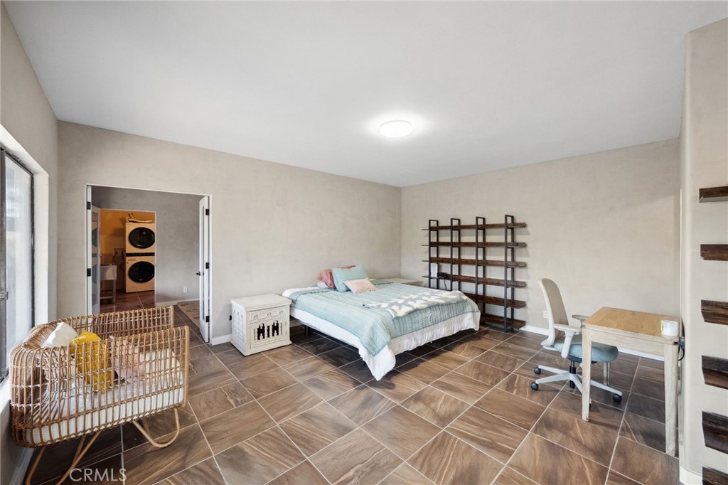 44310 Calle Bernardo