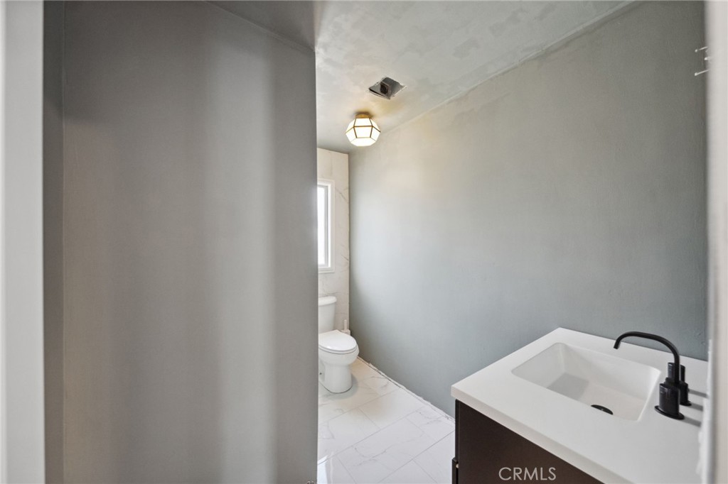 44310 Calle Bernardo