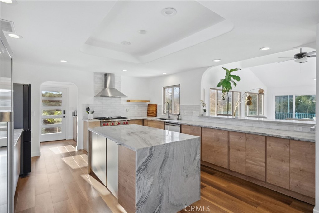 44310 Calle Bernardo