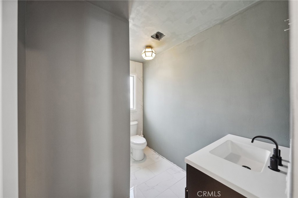 44310 Calle Bernardo