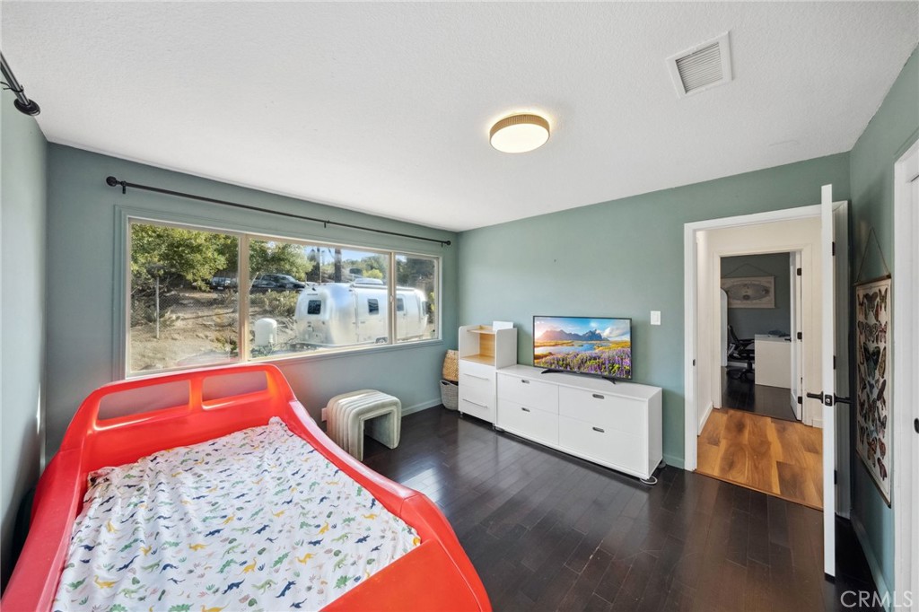 44310 Calle Bernardo