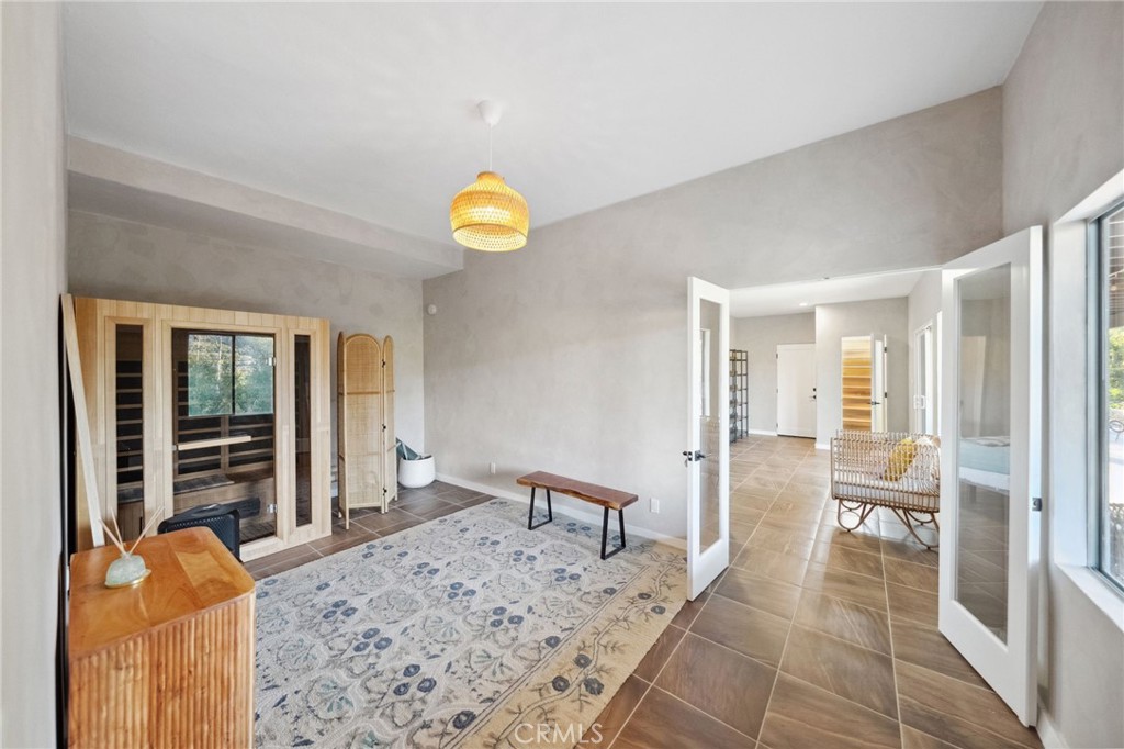 44310 Calle Bernardo