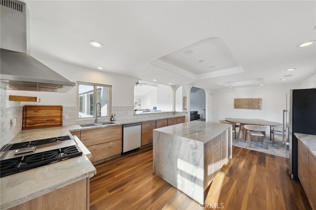 44310 Calle Bernardo