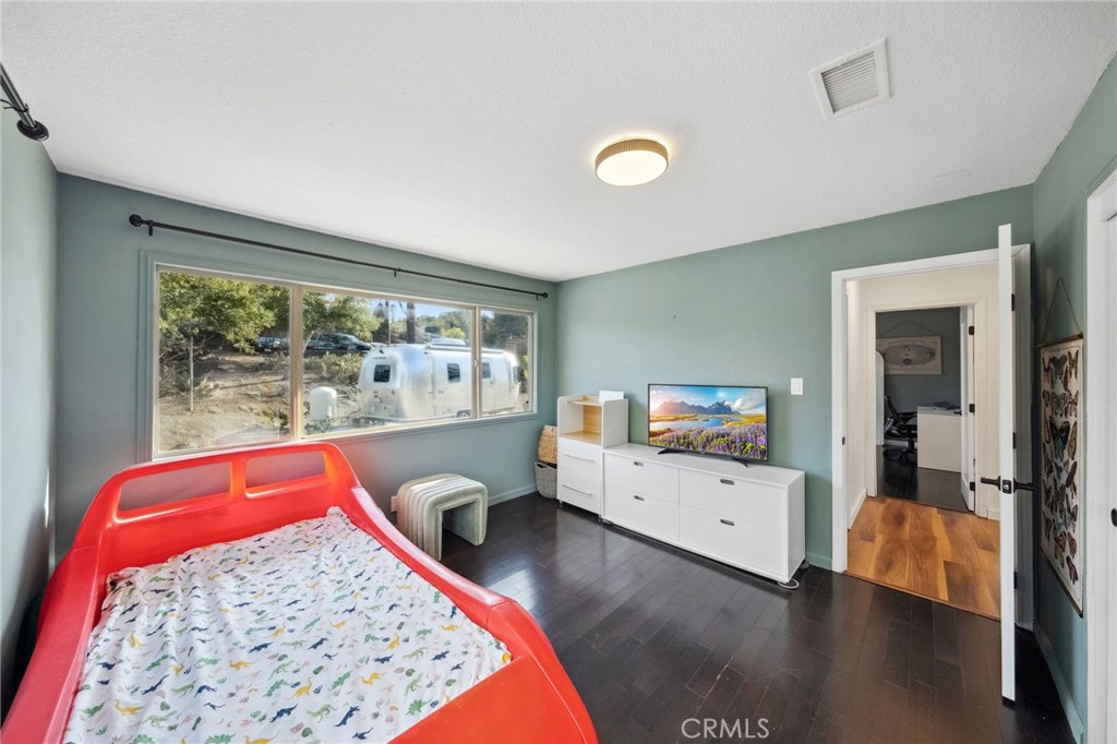 44310 Calle Bernardo