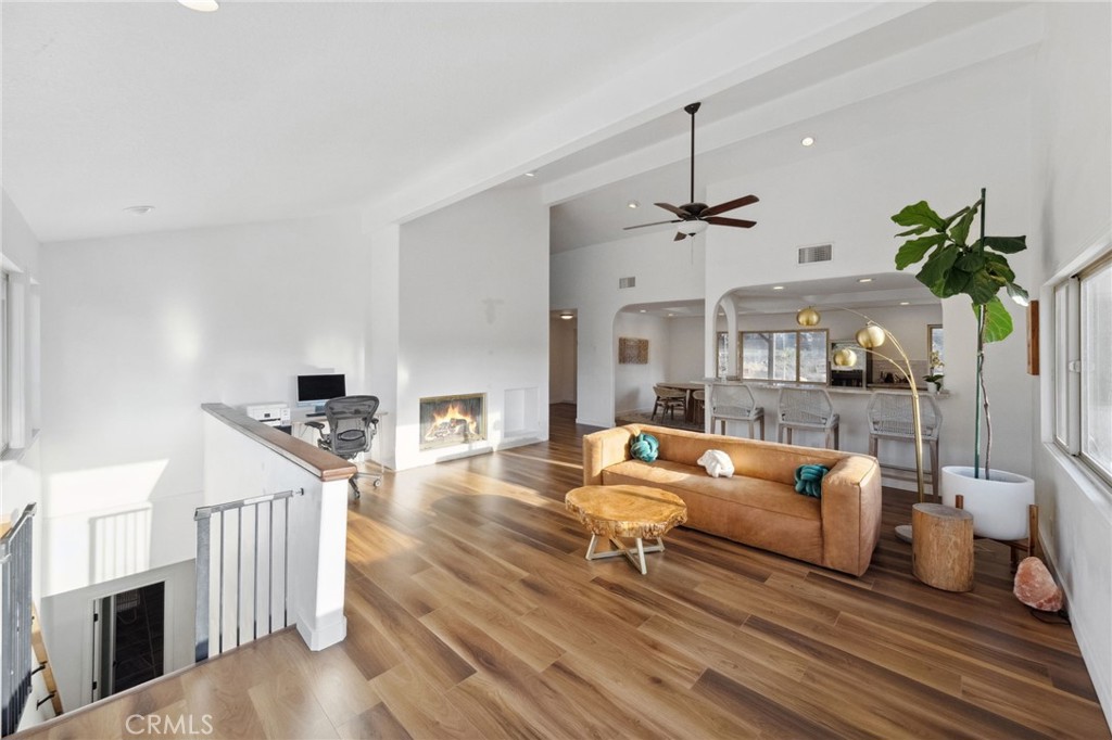 44310 Calle Bernardo