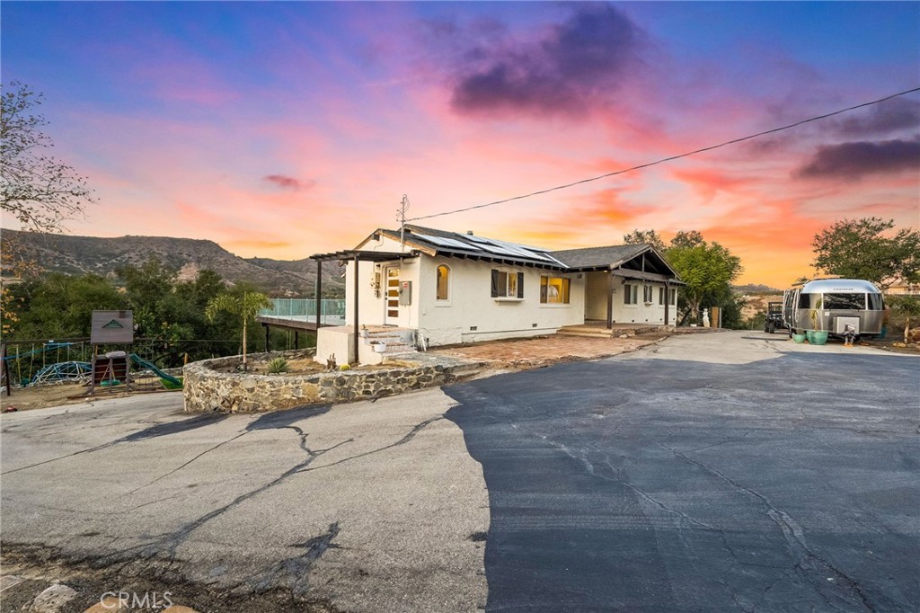 44310 Calle Bernardo