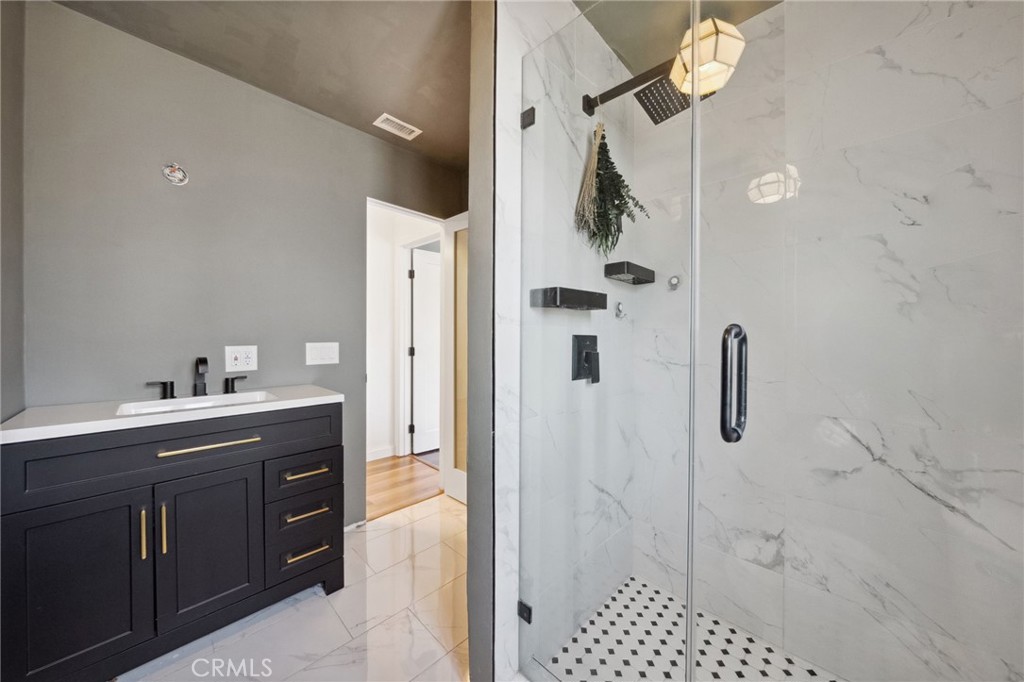 44310 Calle Bernardo