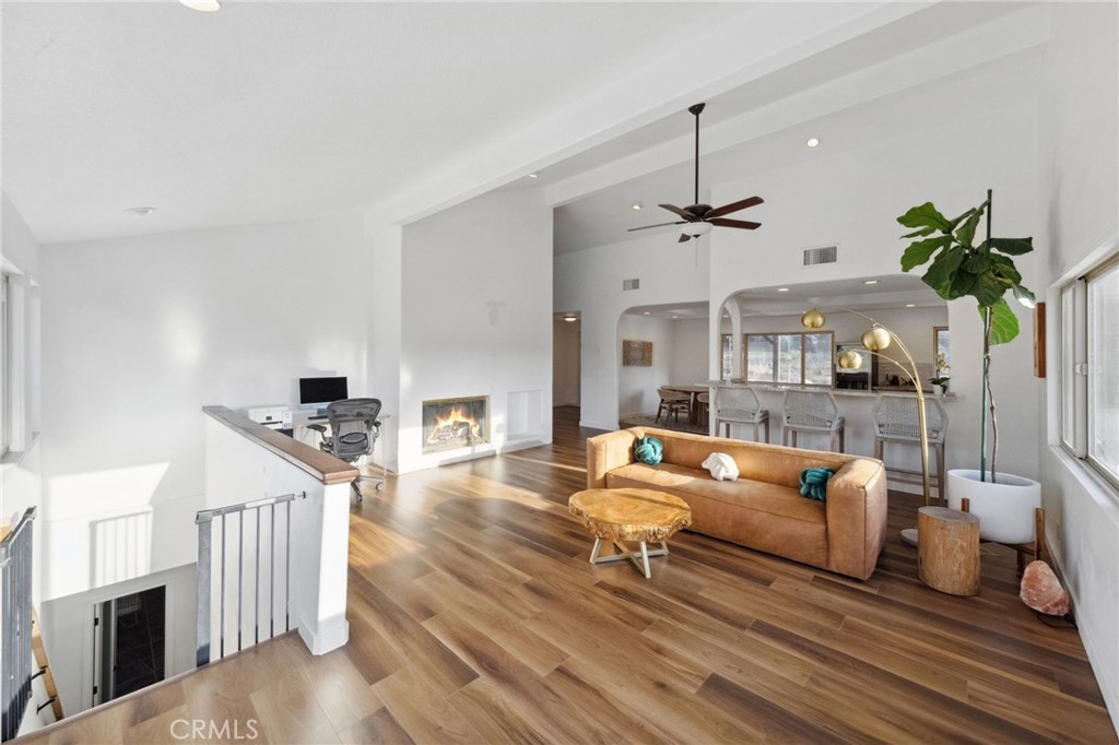 44310 Calle Bernardo