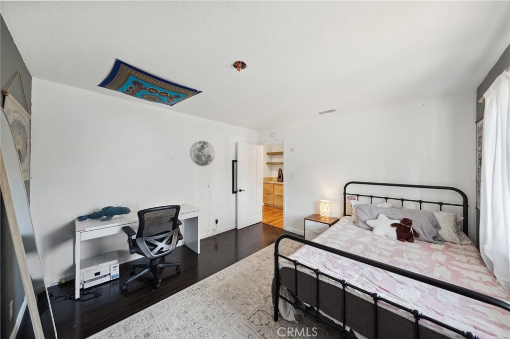 44310 Calle Bernardo