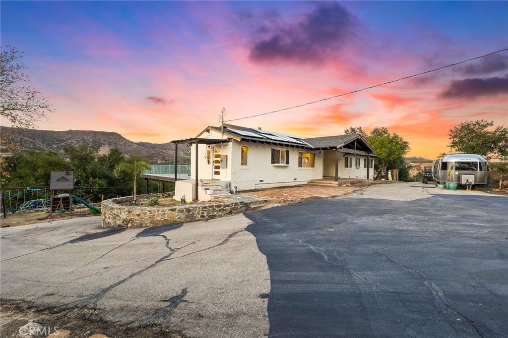 44310 Calle Bernardo