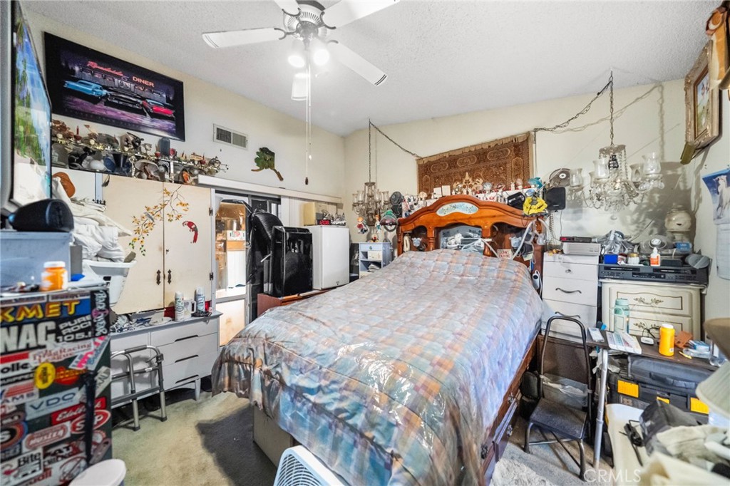 3021 La Paz Avenue