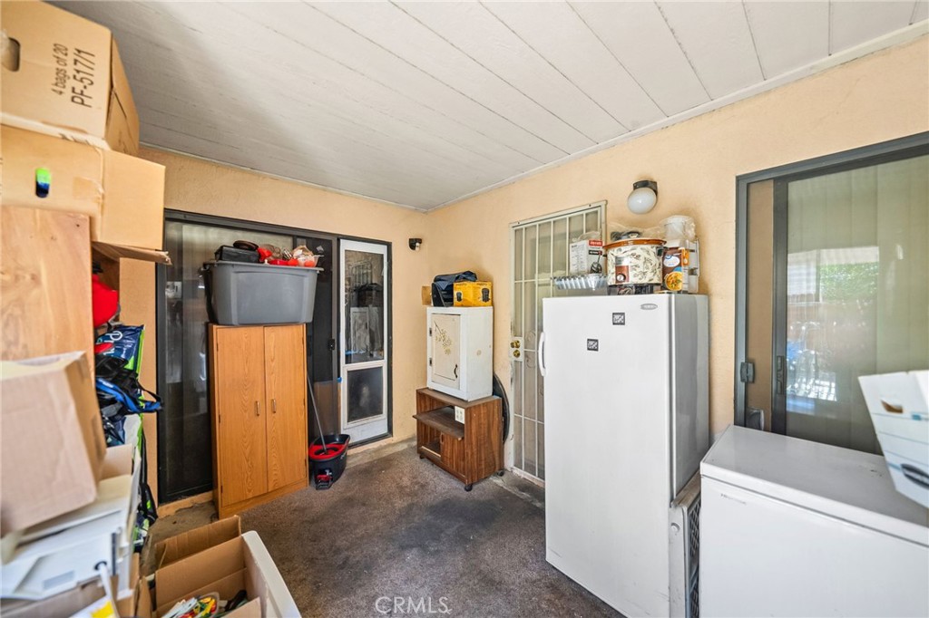 3021 La Paz Avenue