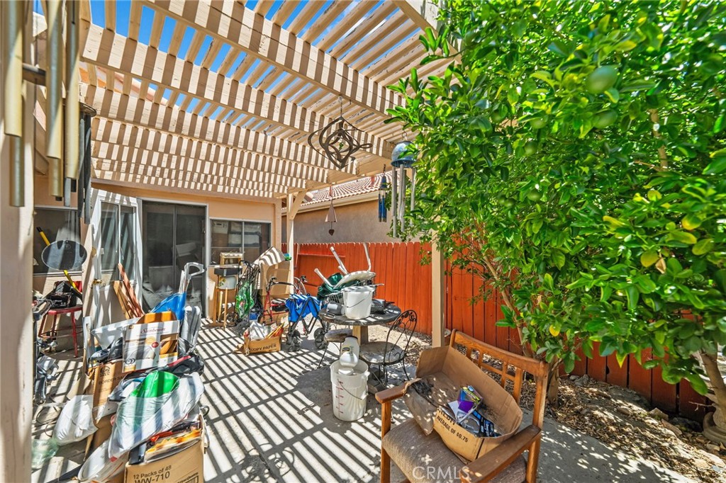 3021 La Paz Avenue