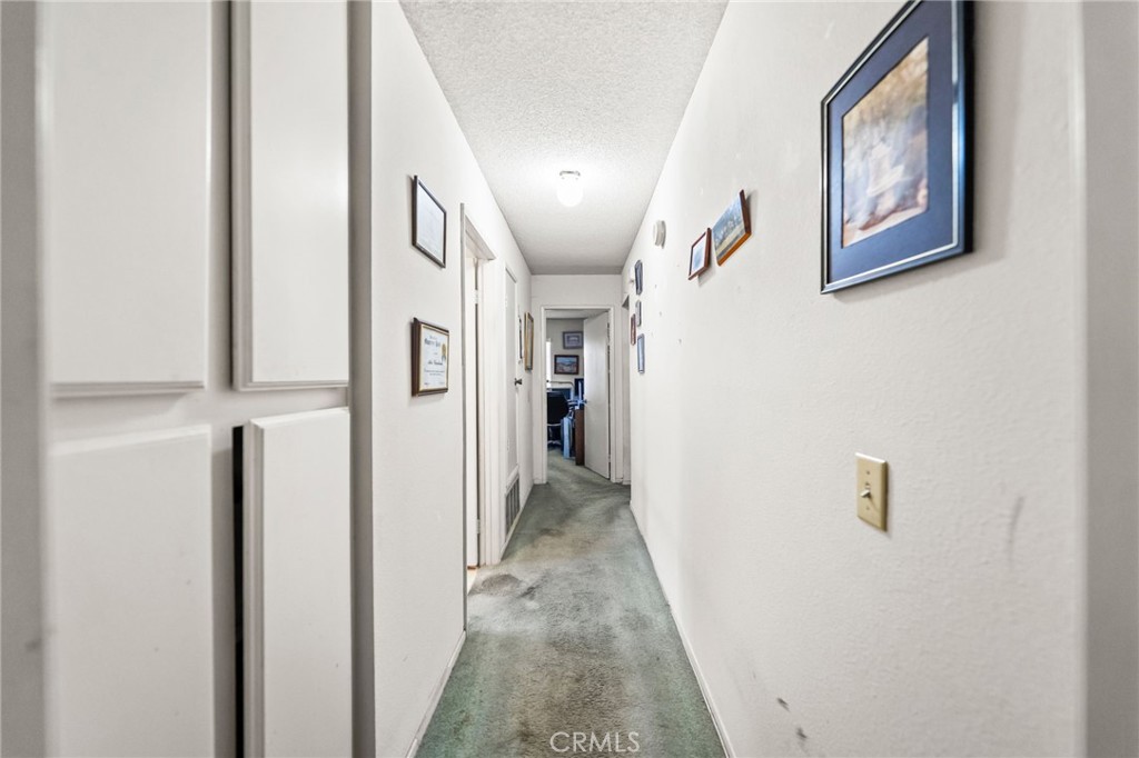 3021 La Paz Avenue