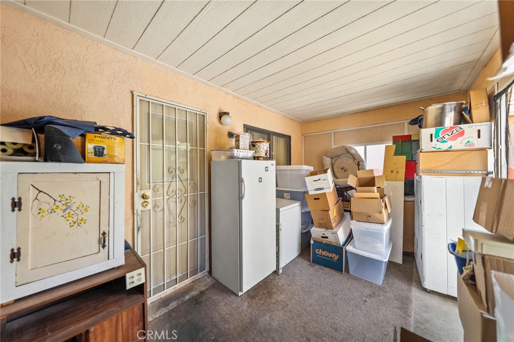 3021 La Paz Avenue