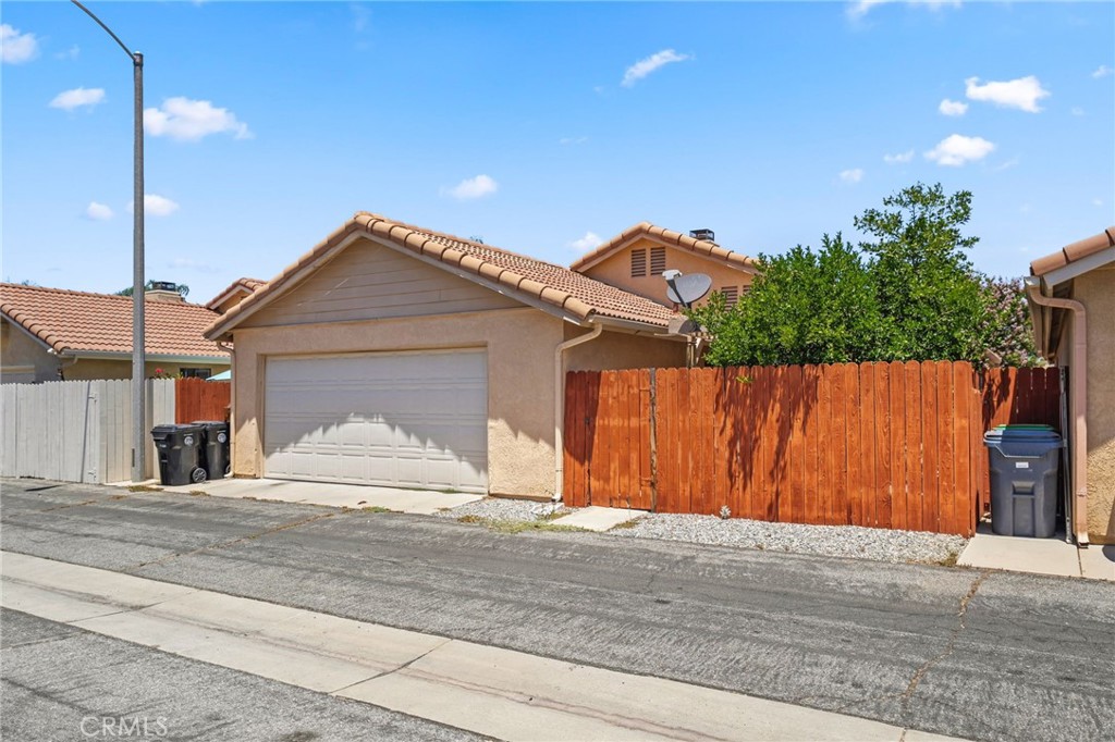 3021 La Paz Avenue