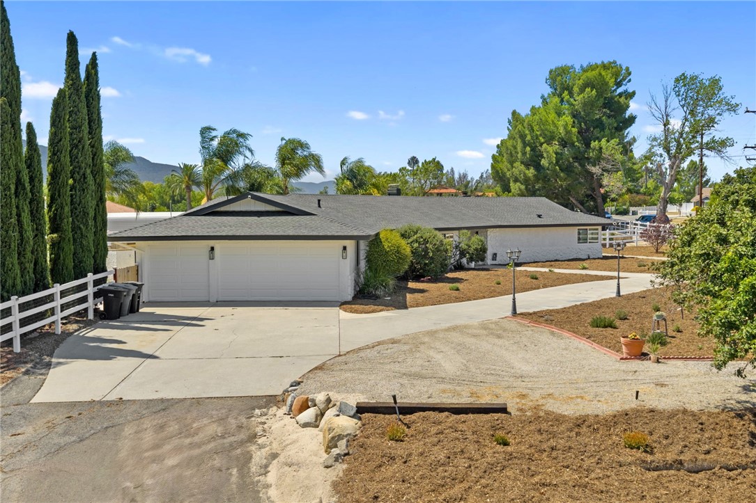 28885 E Vallejo Avenue