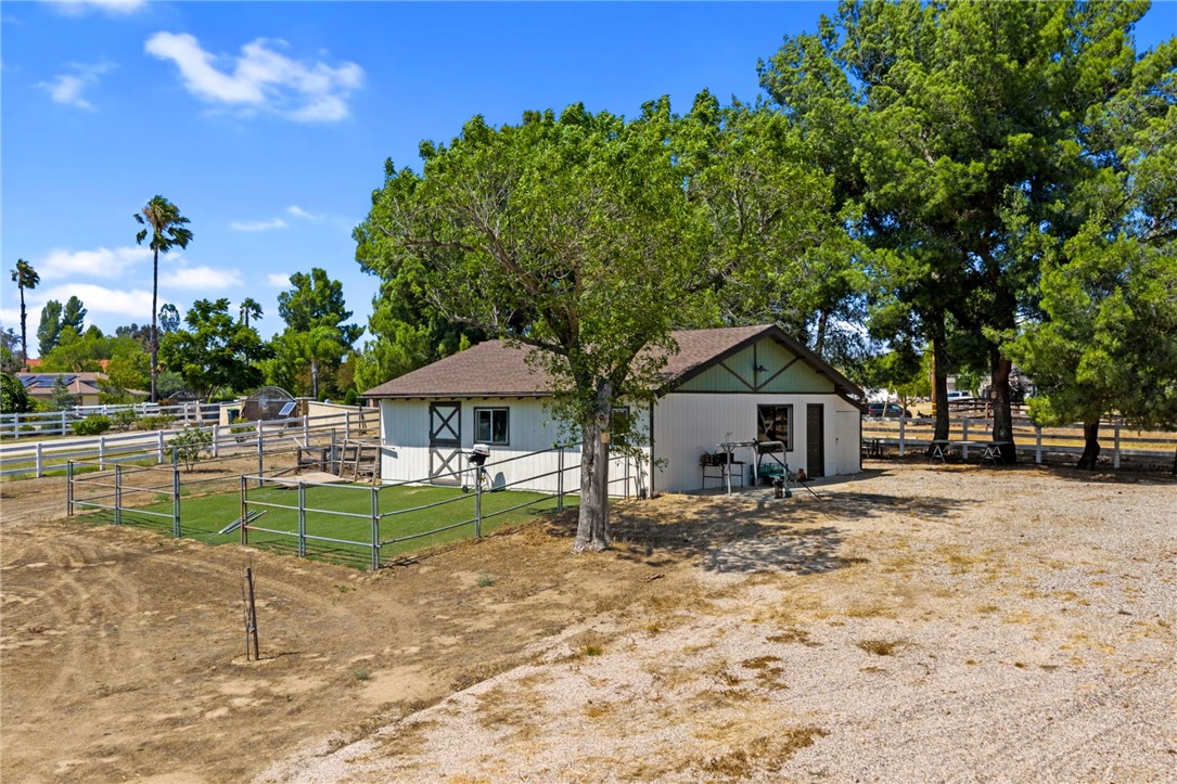 28885 E Vallejo Avenue