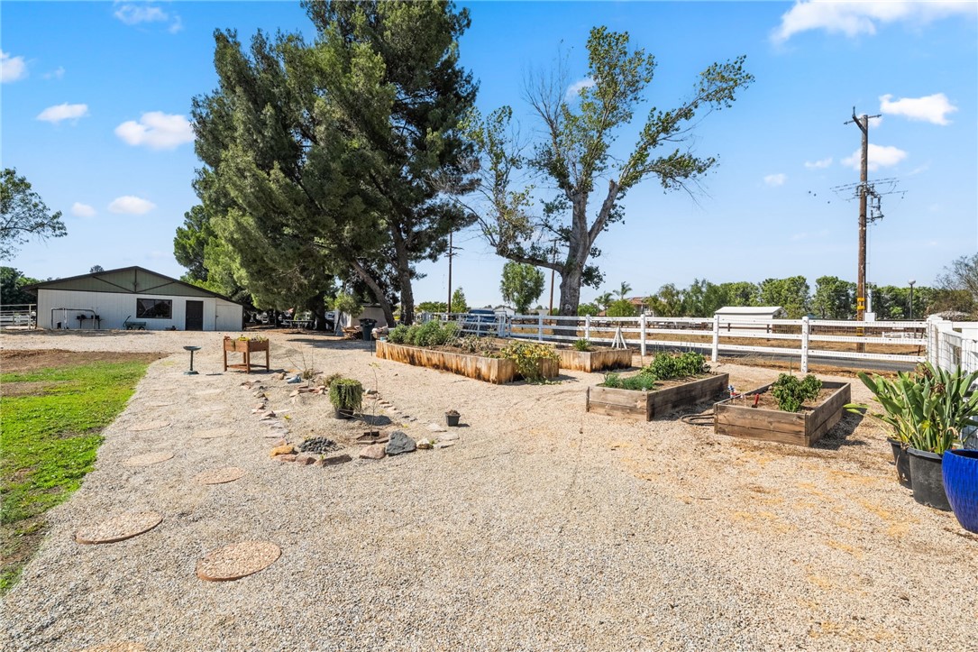 28885 E Vallejo Avenue