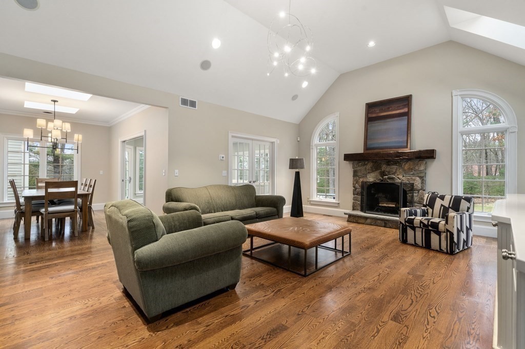 7 Donnelly Dr