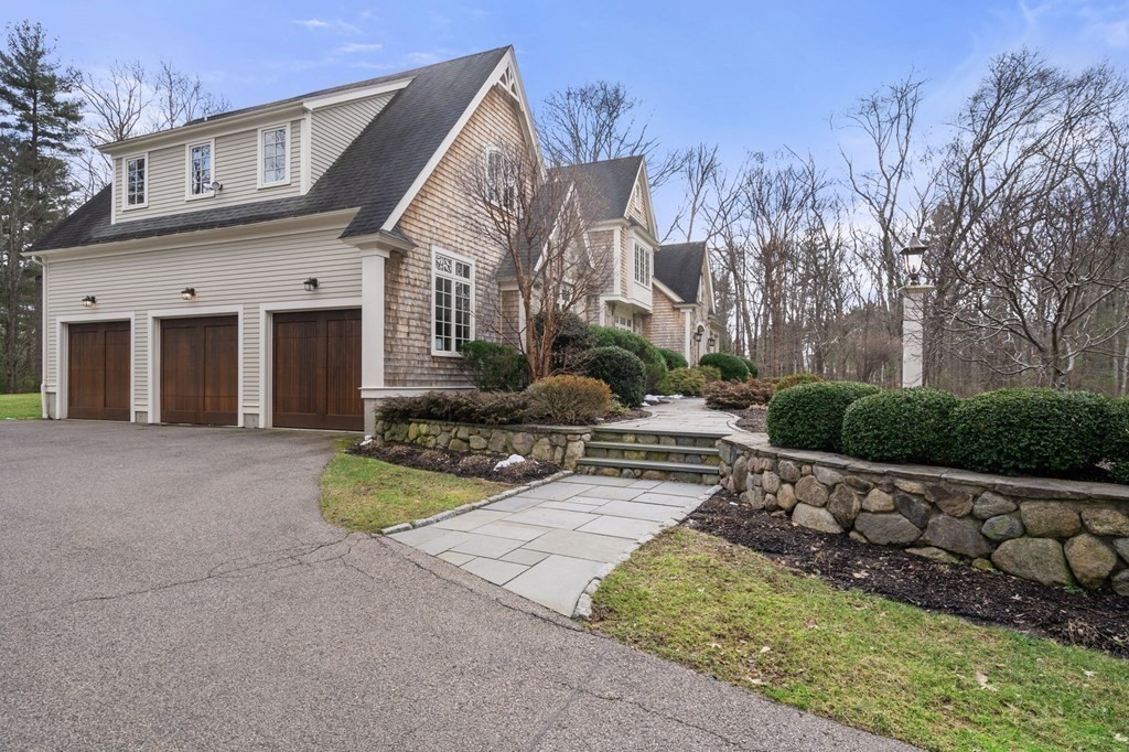 7 Donnelly Dr