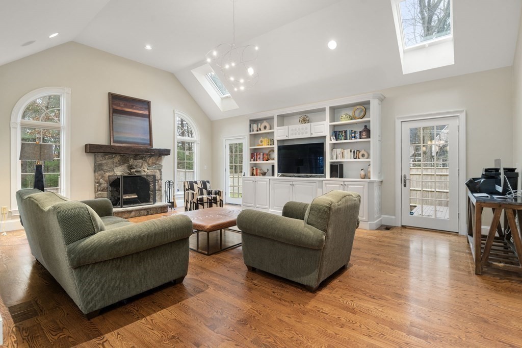 7 Donnelly Dr