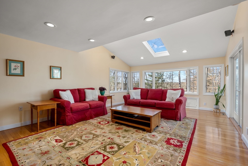 8 Raleigh Rd