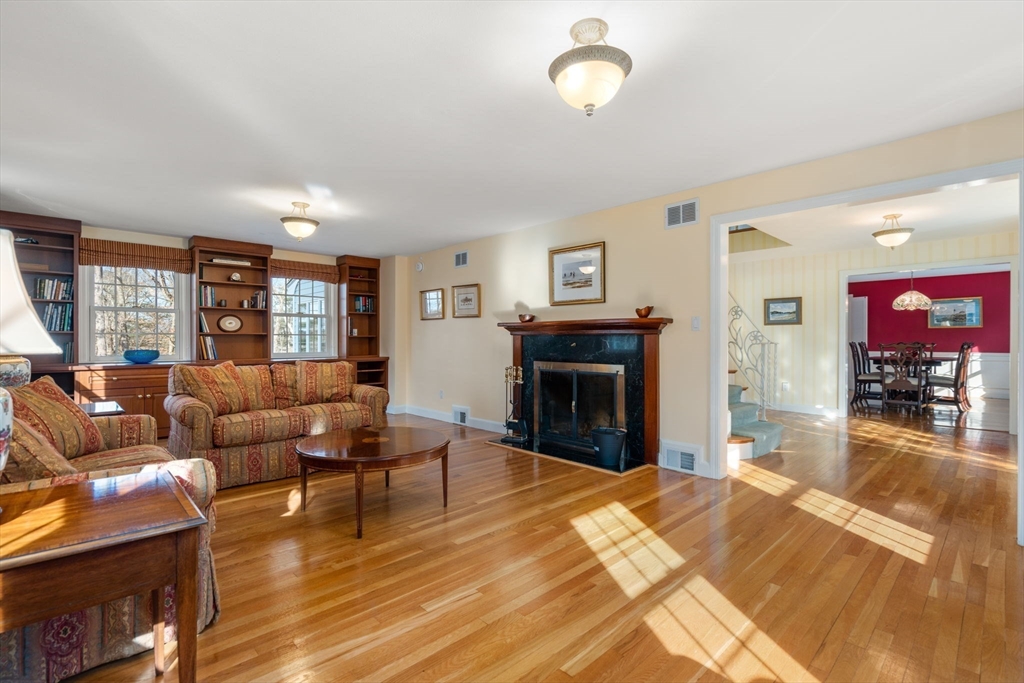 8 Raleigh Rd