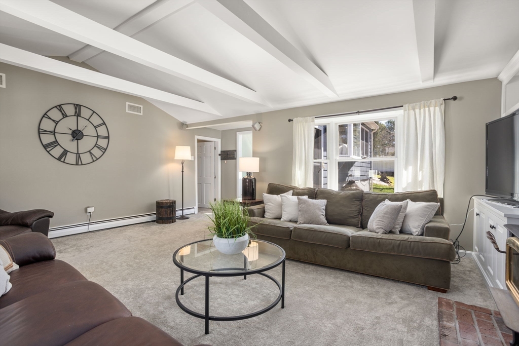 11 Fox Lane