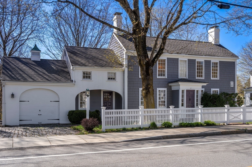 757 High St