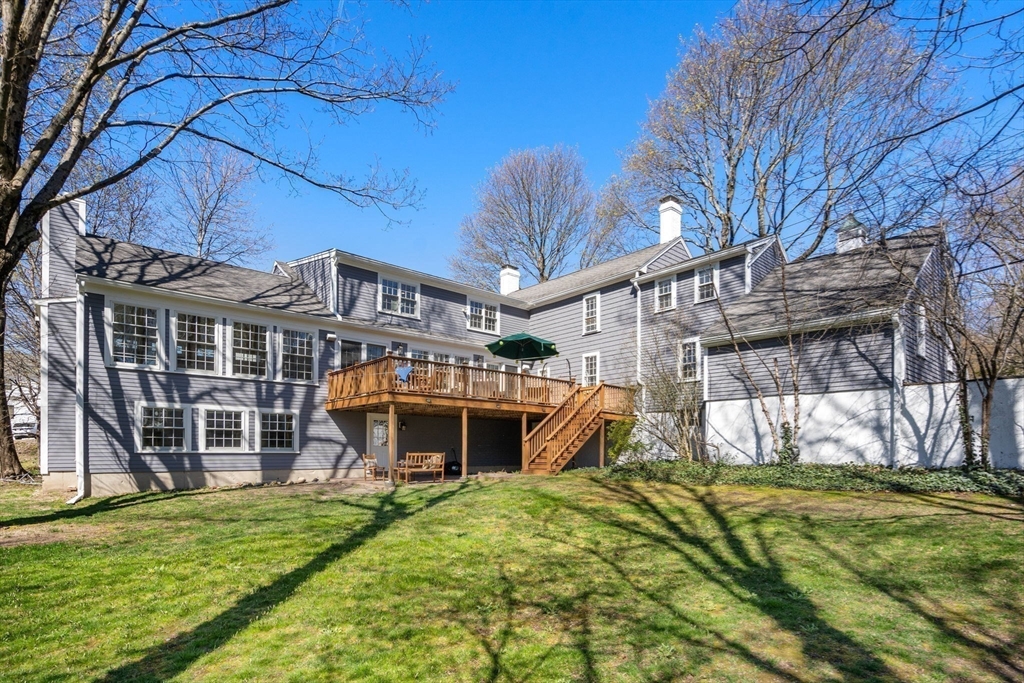 757 High St